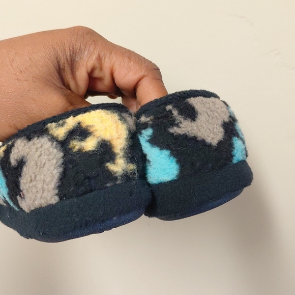 Cozy Dinosaur Kids Slippers - Black, Yellow, Blue Size 9/10 - Picture 4 of 8